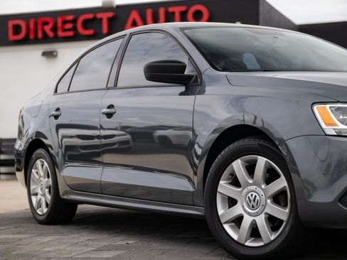 Used 2013 Volkswagen Jetta S FWD image 2
