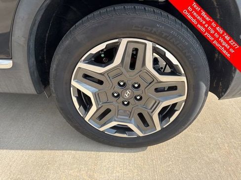 Used 2023 Hyundai Santa Fe Limited image 9