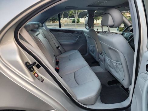 Used 2001 Mercedes-Benz C 320 Sedan image 12