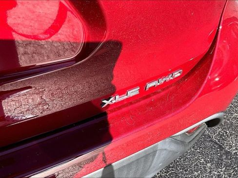 Used 2021 Toyota Highlander XLE image 23