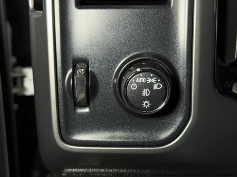 Used 2018 Chevrolet Silverado 1500 LT w/ All Star Edition RWD image 27
