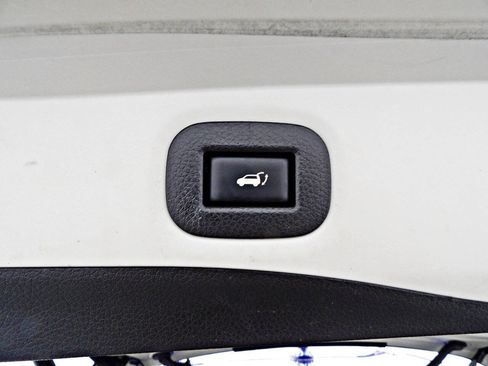 Used 2017 Nissan Rogue SL image 14