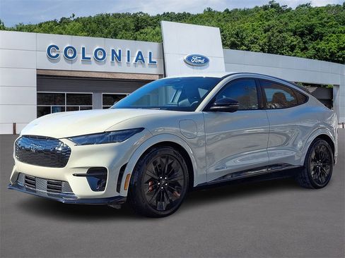 Certified 2025 Ford Mustang Mach-E GT image 3