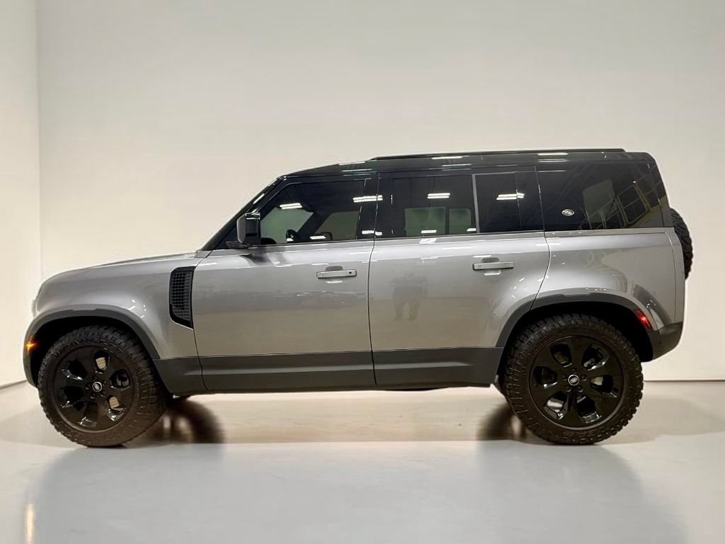 Used 2022 Land Rover Defender 110 S AWD/4WD image 18