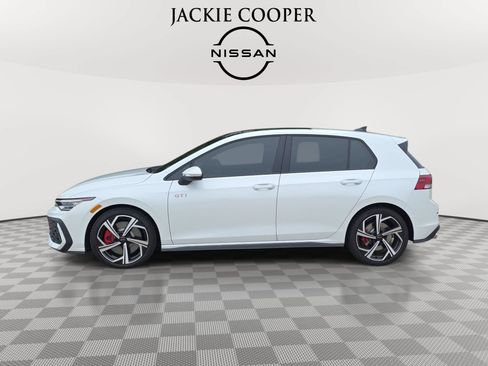 Used 2026 Volkswagen GTI SE FWD image 8