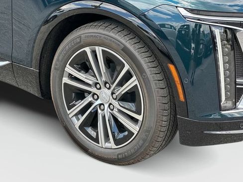 New 2026 Cadillac Lyriq Premium Luxury w/ LPO, Floor Liner Package AWD/4WD image 17