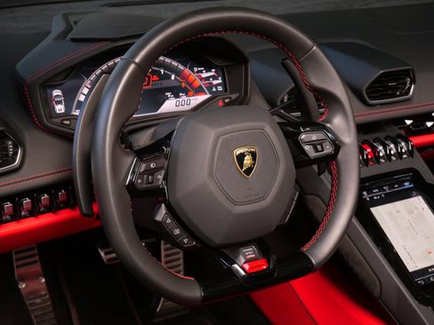 Used 2021 Lamborghini Huracan EVO image 10