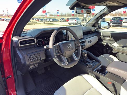 Used 2024 Toyota Tacoma Limited w/ Limited Package (LT) image 9