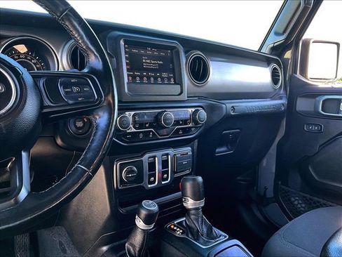 Used 2021 Jeep Wrangler Sport AWD/4WD image 17