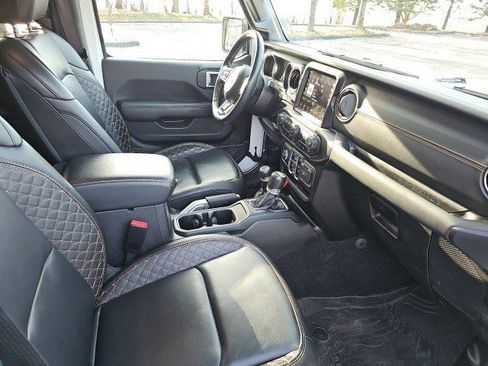 Used 2023 Jeep Gladiator Overland image 11