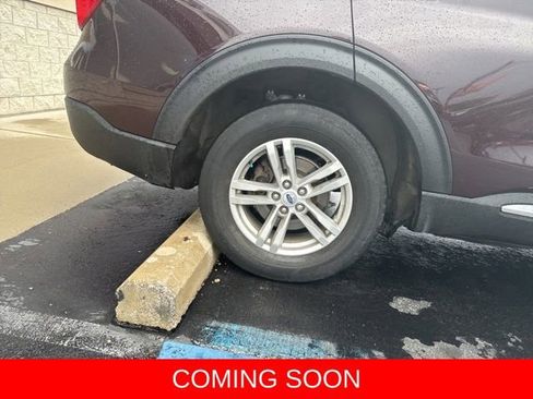 Used 2022 Ford Explorer XLT w/ Equipment Group 202A AWD/4WD image 7