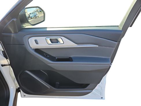 New 2026 Ford Explorer Active image 28