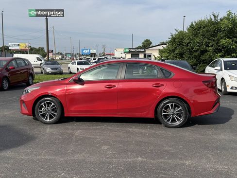 Used 2023 Kia Forte LXS FWD image 2