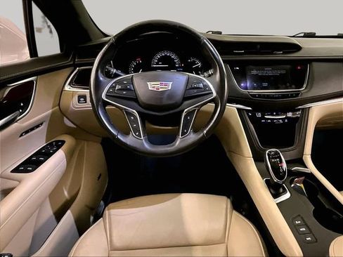 Used 2018 Cadillac XT5 Luxury w/ Driver Awareness Package AWD/4WD image 6