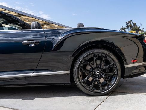 Used 2024 Bentley Continental GT Speed image 17