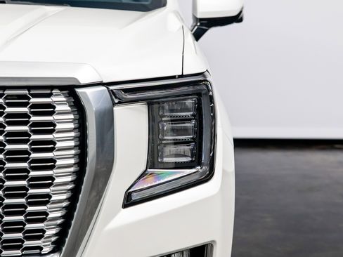 Used 2023 GMC Yukon Denali image 5