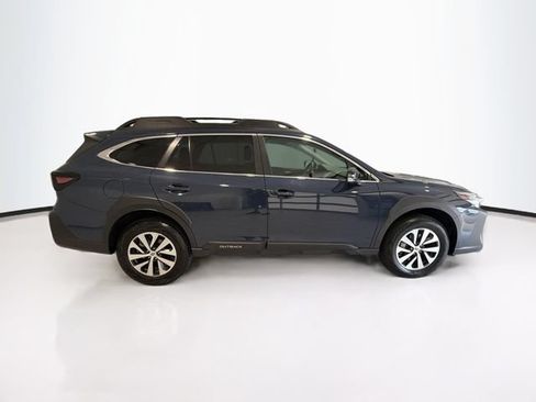 Used 2025 Subaru Outback Premium AWD/4WD image 7