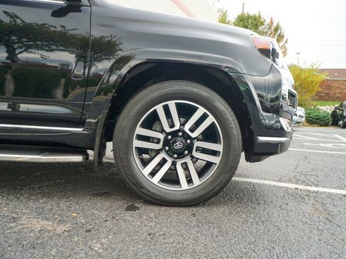 Used 2020 Toyota 4Runner SR5 image 5