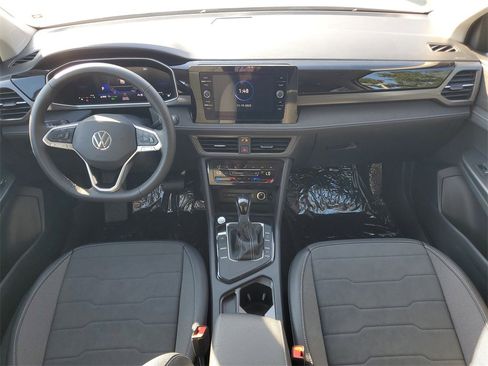 New 2026 Volkswagen Taos SE image 13