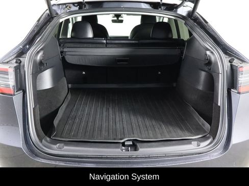 Used 2022 Tesla Model Y Performance image 16