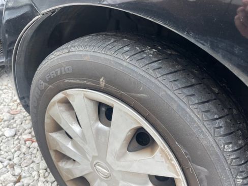 Used 2016 Nissan Versa SV image 13