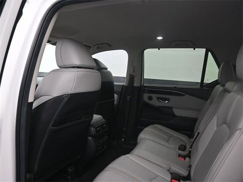 Used 2024 Honda Pilot EX-L image 16