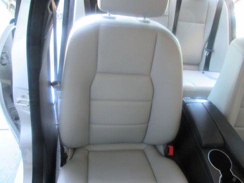 Used 2013 Mercedes-Benz C 350 Sport image 26
