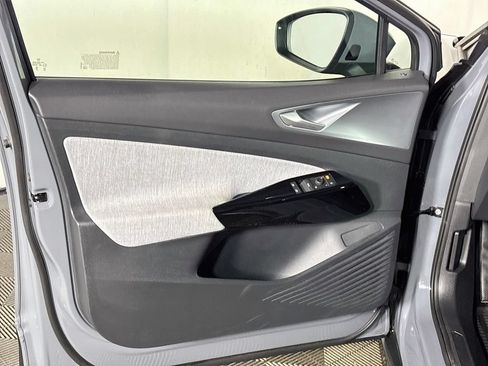 Certified 2025 Volkswagen ID.4 Pro RWD image 11