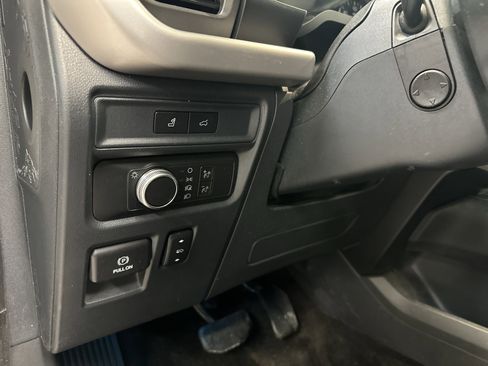 Used 2022 Ford Expedition XLT image 19