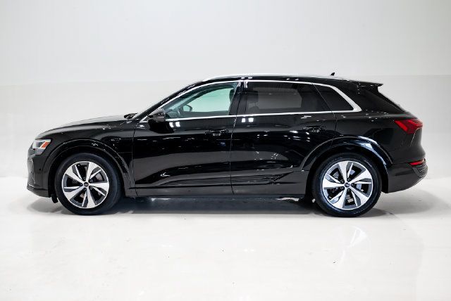 Used 2024 Audi Q8 e-tron Premium Plus w/ Premium Plus Package AWD/4WD image 23