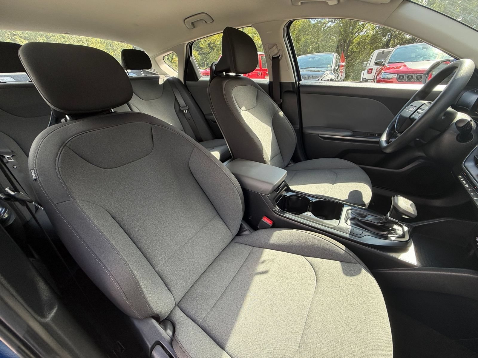 Used 2025 Kia K4 FWD image 34