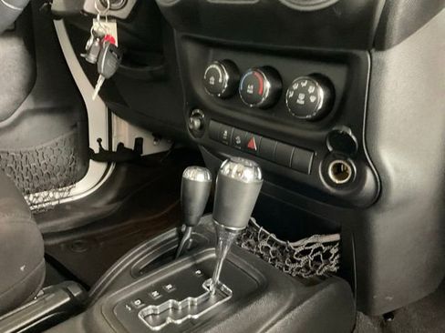 Used 2014 Jeep Wrangler Unlimited Sport w/ Quick Order Package 24S AWD/4WD image 15