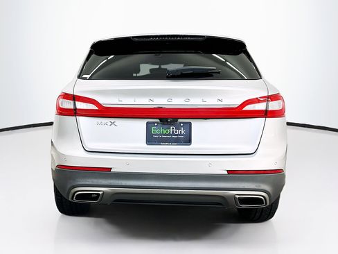 Used 2017 Lincoln MKX Select w/ Select Plus Package FWD image 7