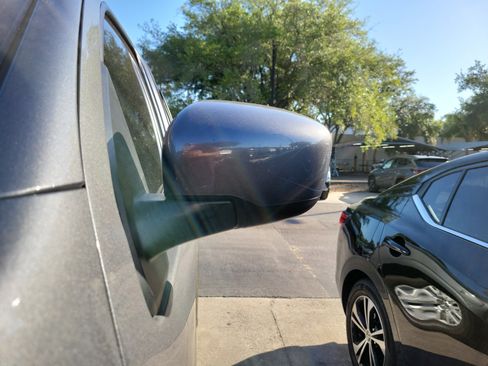 Used 2023 Nissan Frontier SV w/ SV Convenience Package image 4