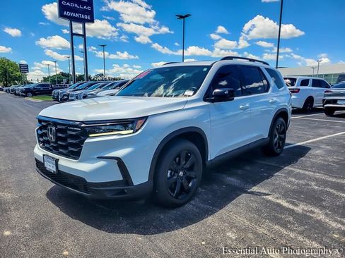 Used 2025 Honda Pilot Black Edition image 4