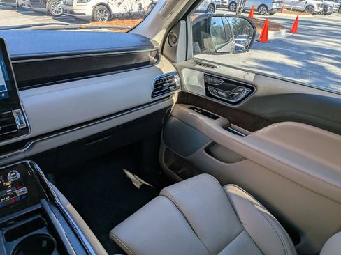 Used 2024 Lincoln Navigator L Reserve image 19
