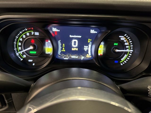 Used 2024 Jeep Wrangler Unlimited Sahara AWD/4WD image 14