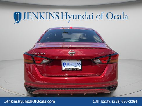 Used 2025 Nissan Altima 2.5 SV FWD image 4