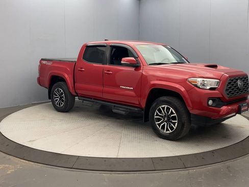 Used 2020 Toyota Tacoma TRD Sport w/ Technology Package AWD/4WD image 7