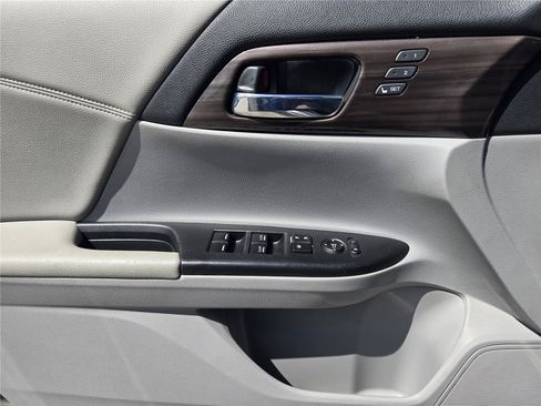 Used 2016 Honda Accord EX-L image 20