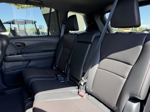Used 2025 Honda Passport Black Edition image 34
