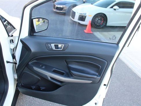 Used 2021 Ford EcoSport Titanium image 14