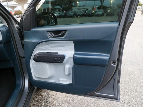 Used 2025 Ford Maverick XLT FWD image 39