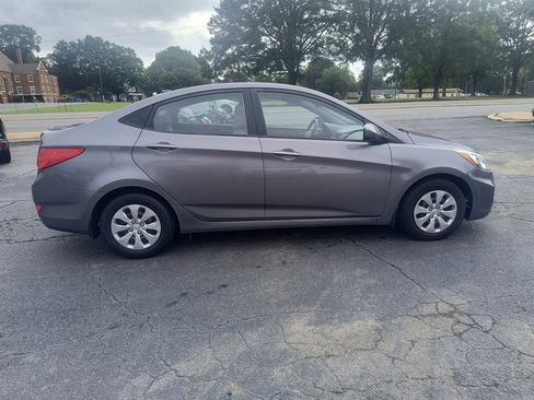 Used 2016 Hyundai Accent SE w/ Option Group 02 FWD image 6