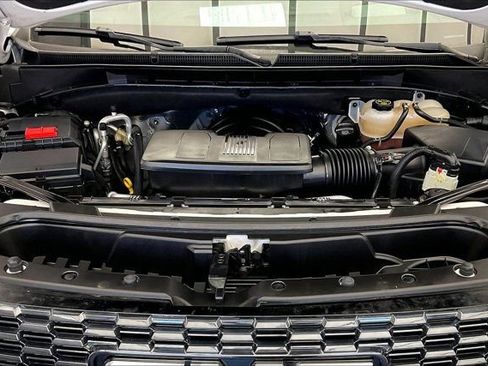 Used 2023 GMC Yukon Denali Ultimate AWD/4WD image 9