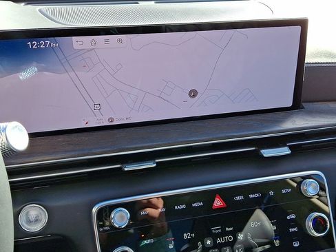 Used 2025 Genesis GV80 3.5T Prestige image 14