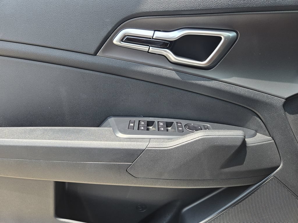 New 2026 Kia Sportage LX w/ LX Convenience Package FWD image 16