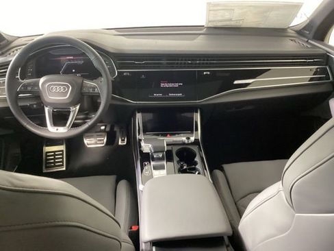 New 2026 Audi SQ7 Prestige image 12