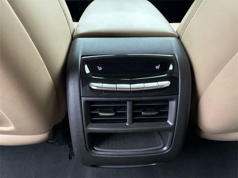 Used 2019 Cadillac XT5 Platinum image 18