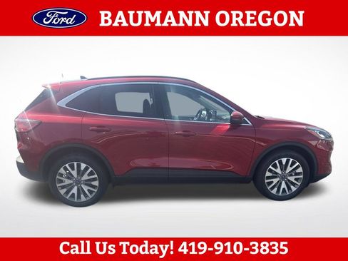 Used 2020 Ford Escape Titanium w/ Titanium Premium Package 2.0 AWD/4WD image 2
